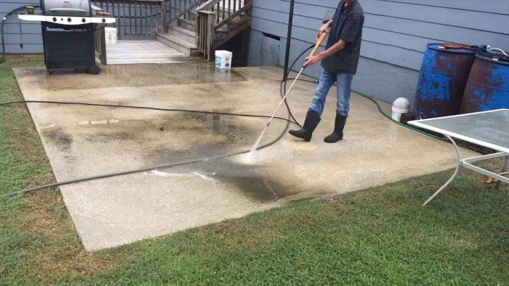 Effectively Clean Your Concrete Patio