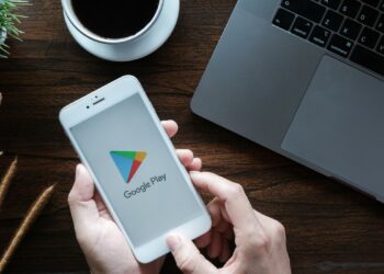 10 Best Google Play Store Alternatives